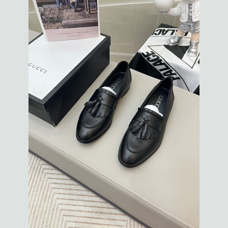G*u*i leather shoes